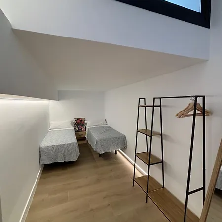 Casa Trece アパート フエンヒロラ